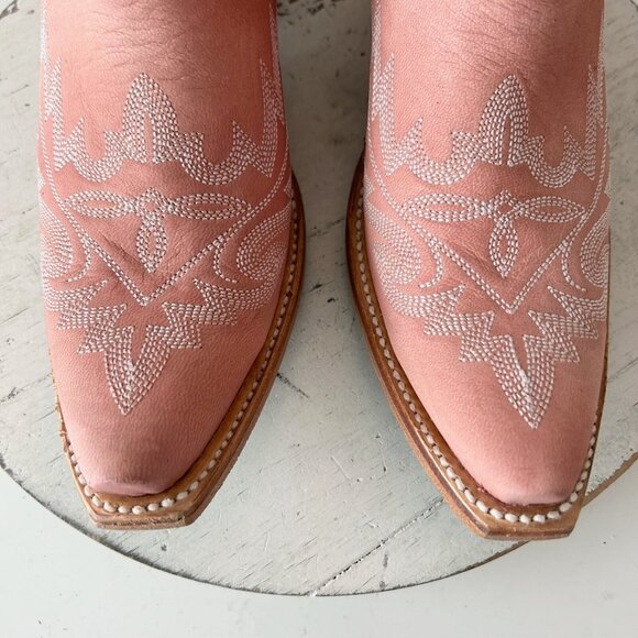 NIB Lane LEXINGTON Womens Cowboy
Bootie 8 Pink Western Cowgirl
Short Ankle Boots - Picture 6 of 11